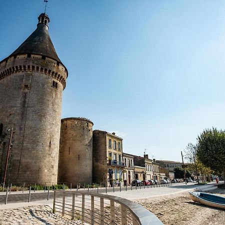 Logis Hotel De La Tour 리부른 외부 사진