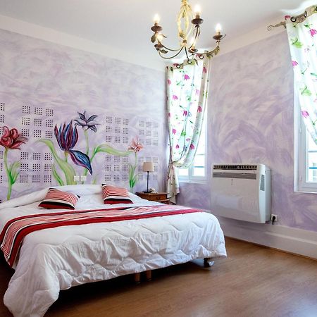 Logis Hotel De La Tour 리부른 외부 사진