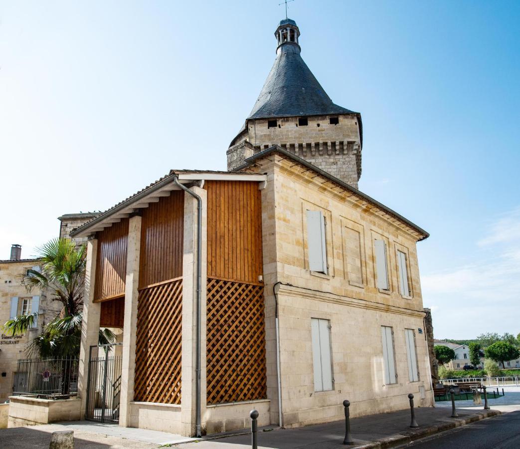 Logis Hotel De La Tour 리부른 외부 사진
