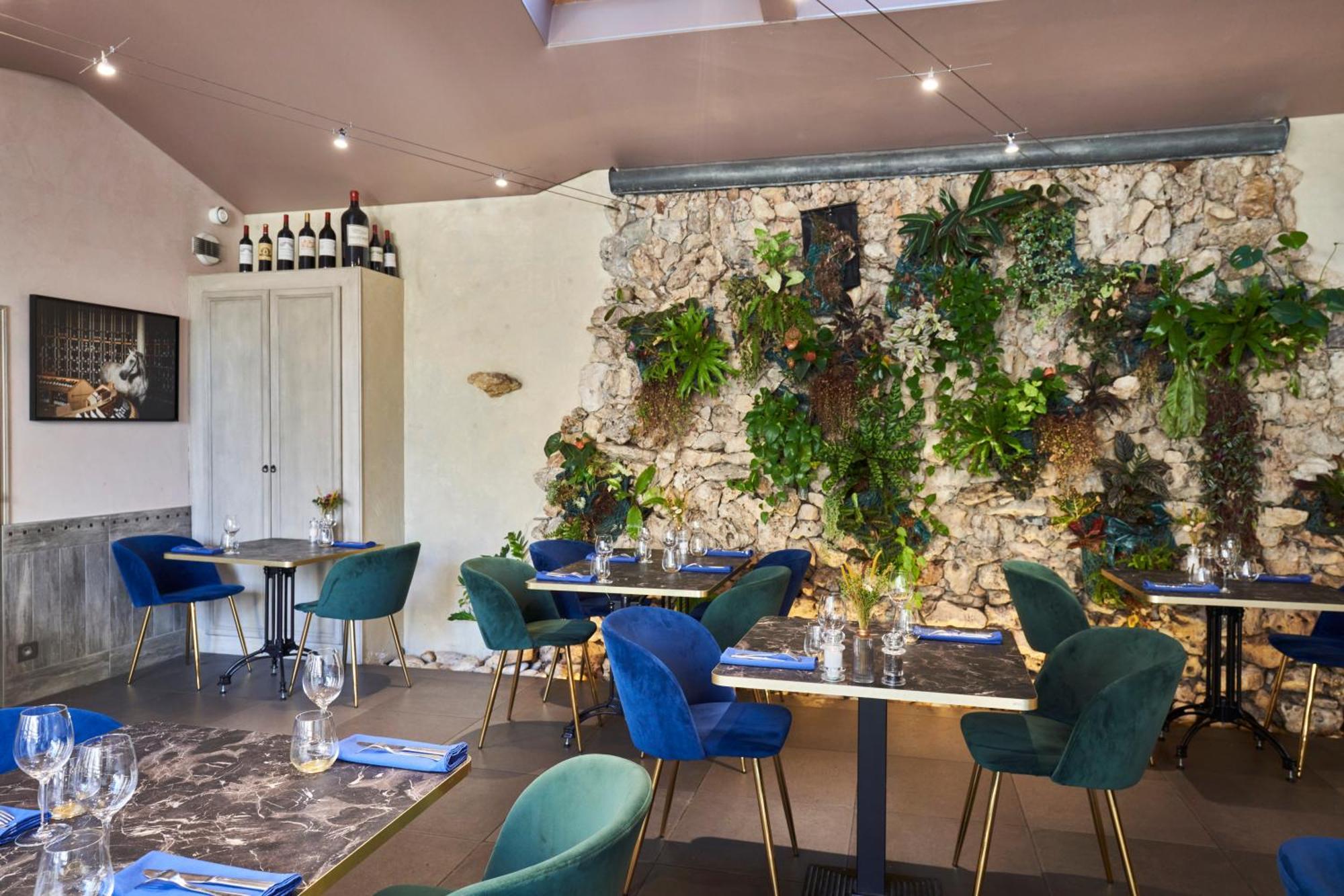 Logis Hotel De La Tour 리부른 외부 사진