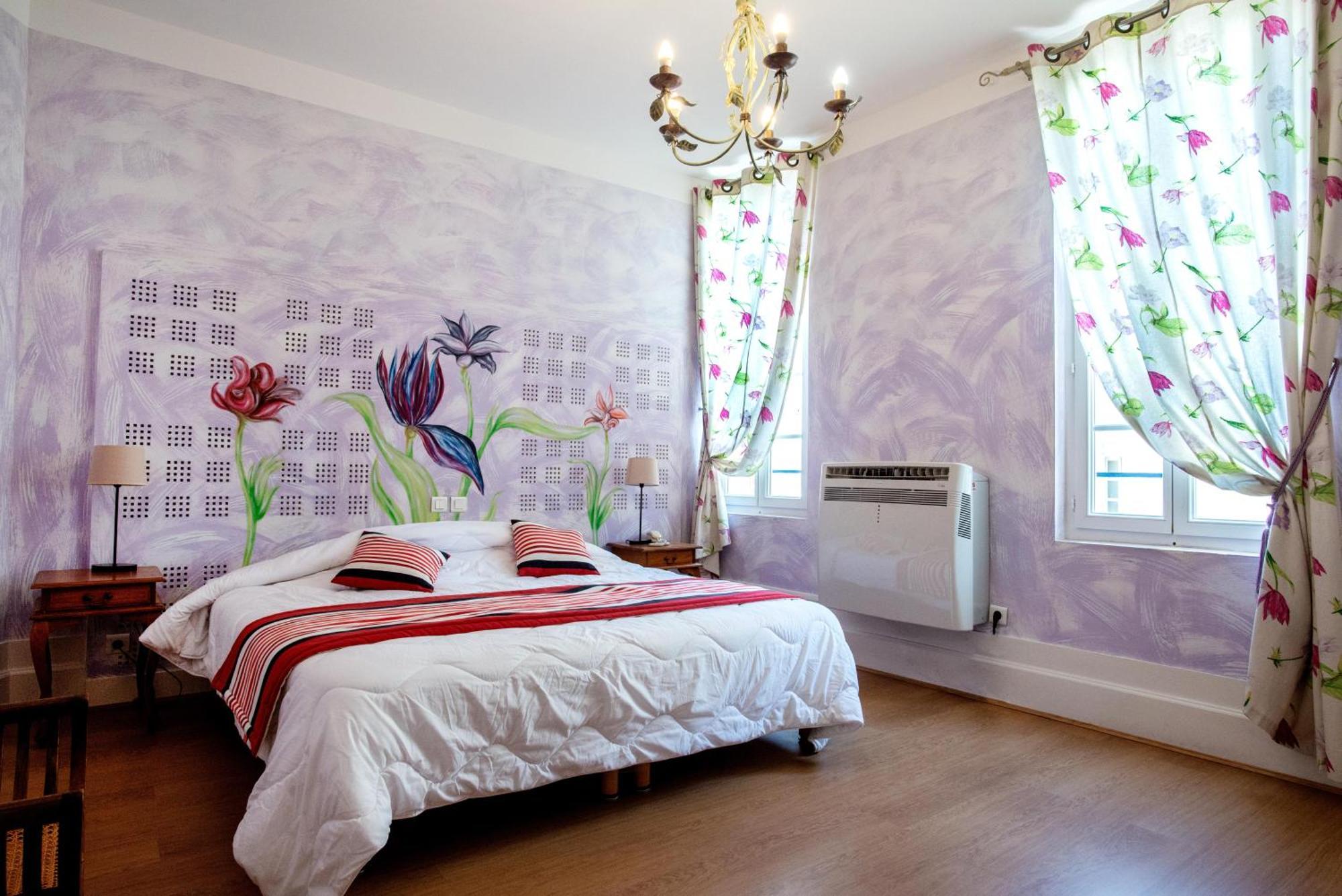 Logis Hotel De La Tour 리부른 외부 사진